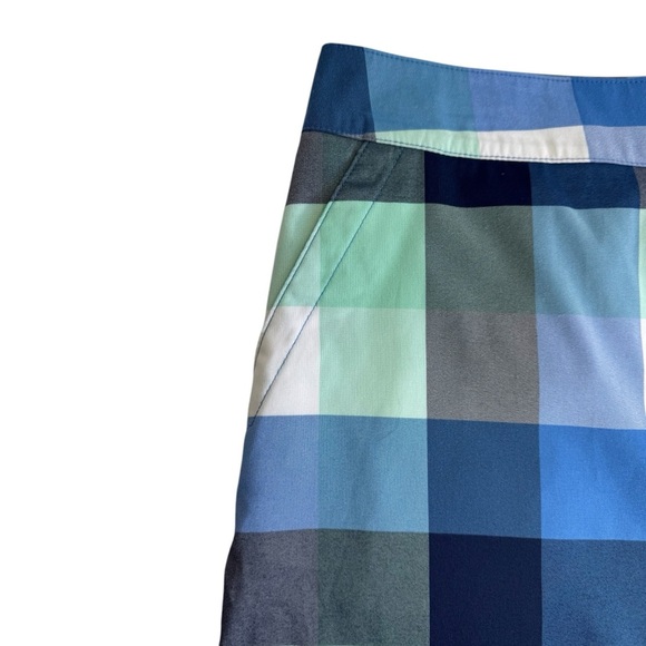 Izod Golf Plaid Mini Skort in Blue and Green. Size 12 - Picture 4 of 14